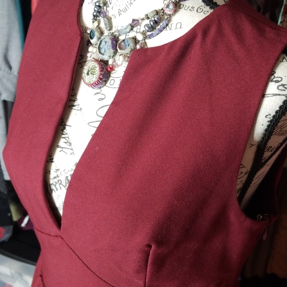 Daily Look Dark Red V-Neck Dress - Picture 6 of 6